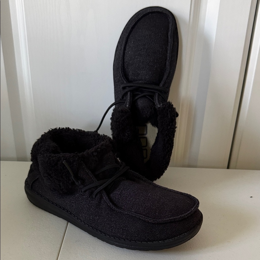 *Hey Dude Britt Youth Black Sparkle Shoe Booties (sz Youth 3 or Ladies 4)